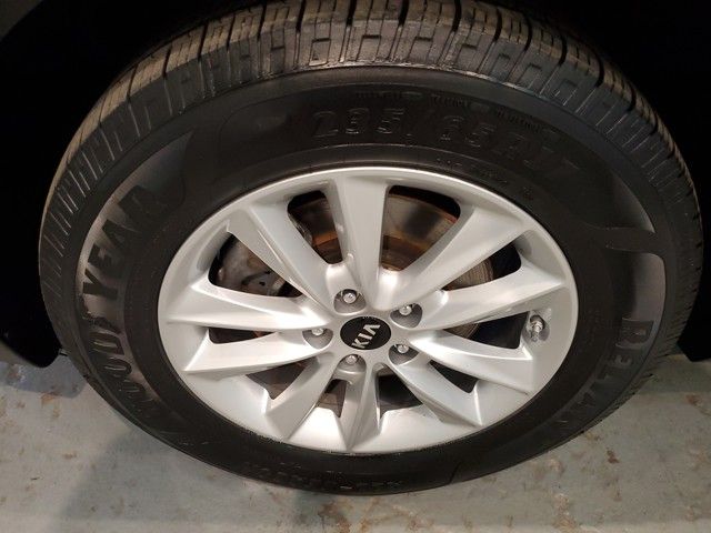 Vehicle image 27 of 34