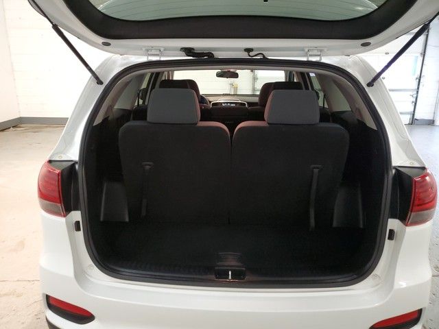 Vehicle image 9 of 34