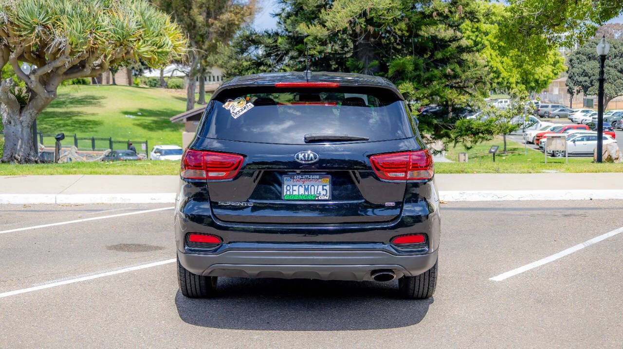 Vehicle image 8 of 28