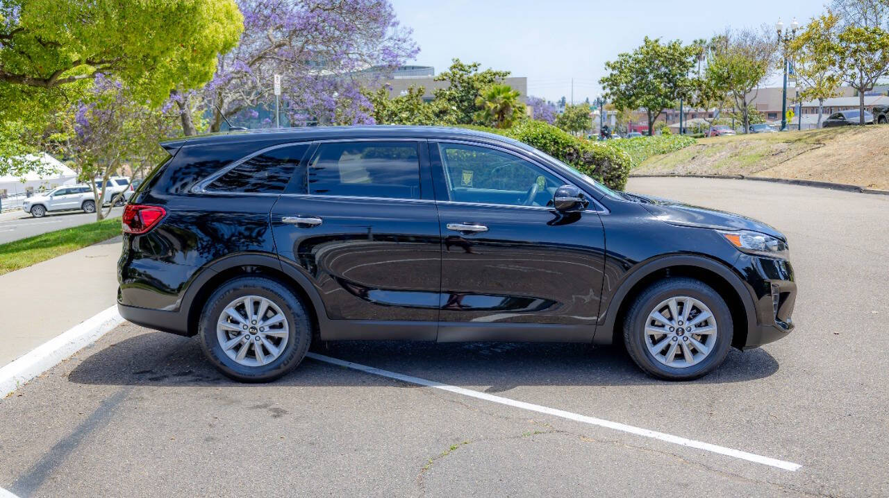 Vehicle image 6 of 28