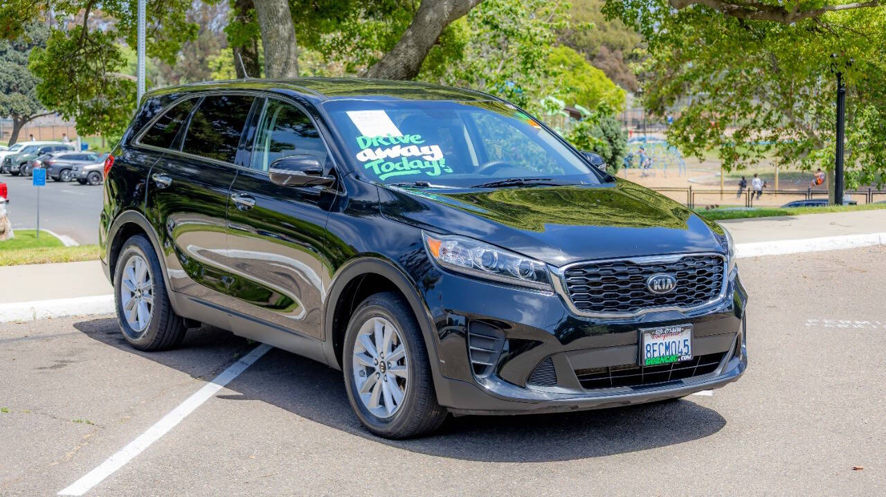 Vehicle image 4 of 28