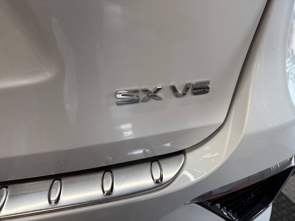 Vehicle image 14 of 43