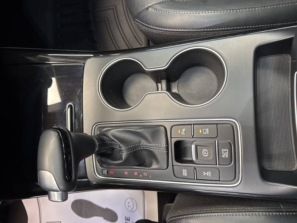 Vehicle image 34 of 43