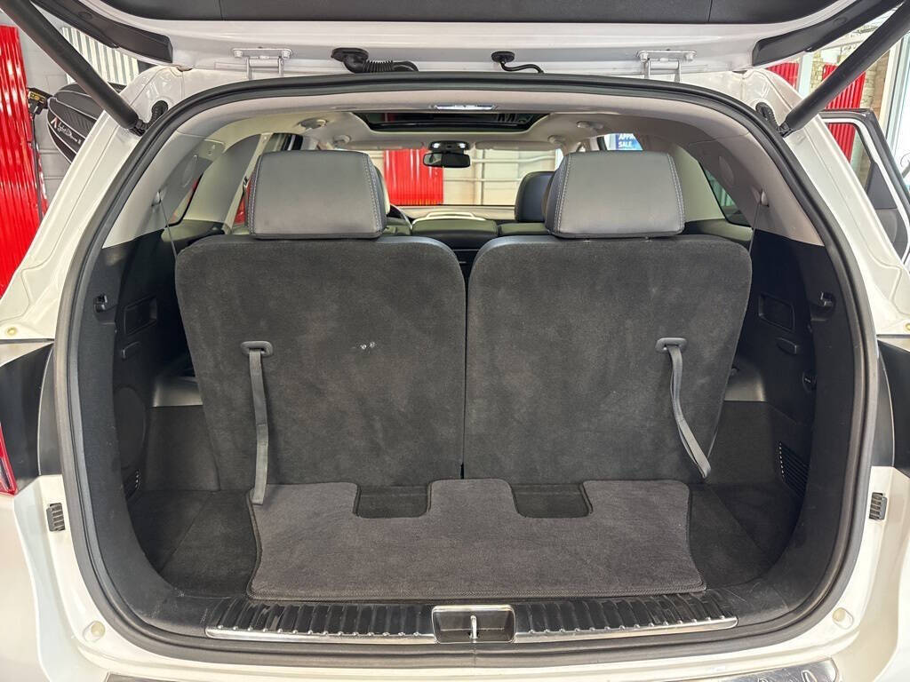 Vehicle image 23 of 43