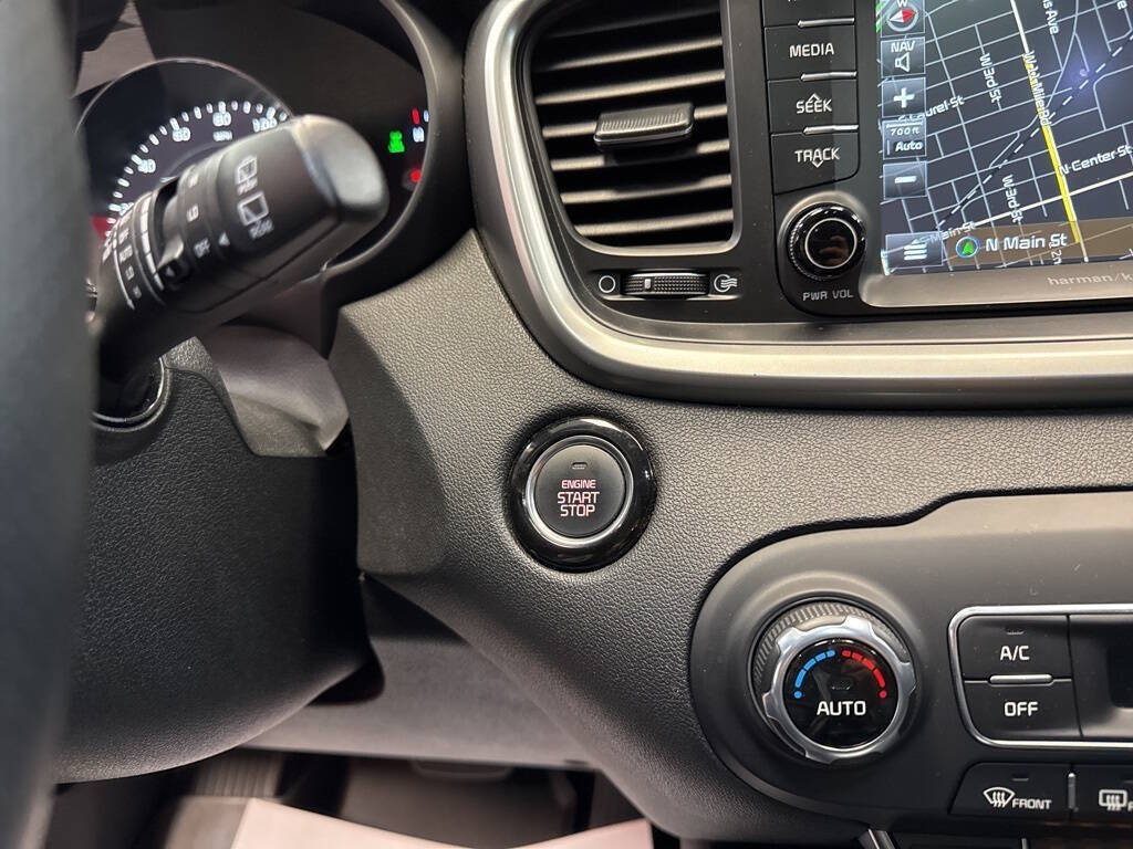 Vehicle image 41 of 43