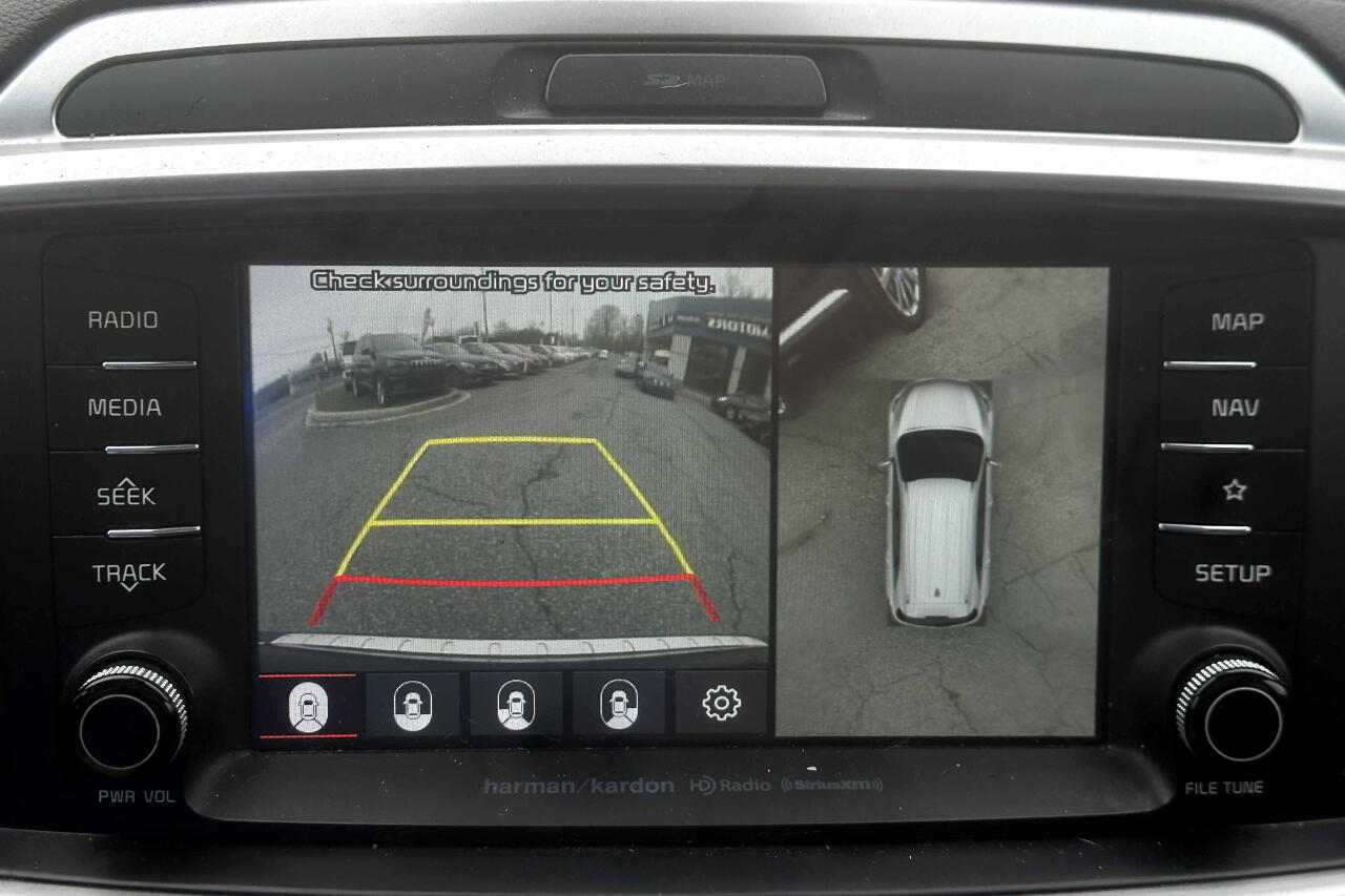 Vehicle image 16 of 24