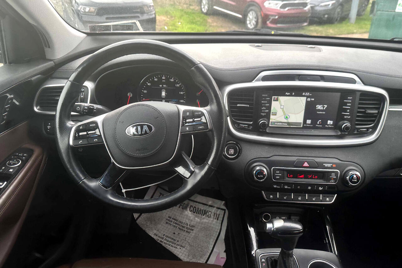 Vehicle image 13 of 24