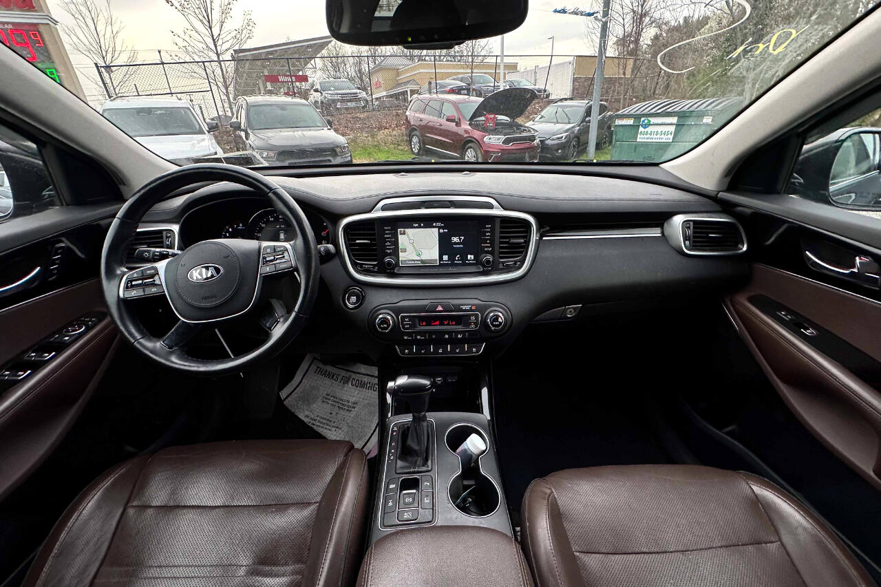 Vehicle image 12 of 24