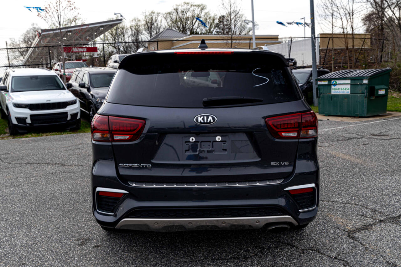 Vehicle image 8 of 24