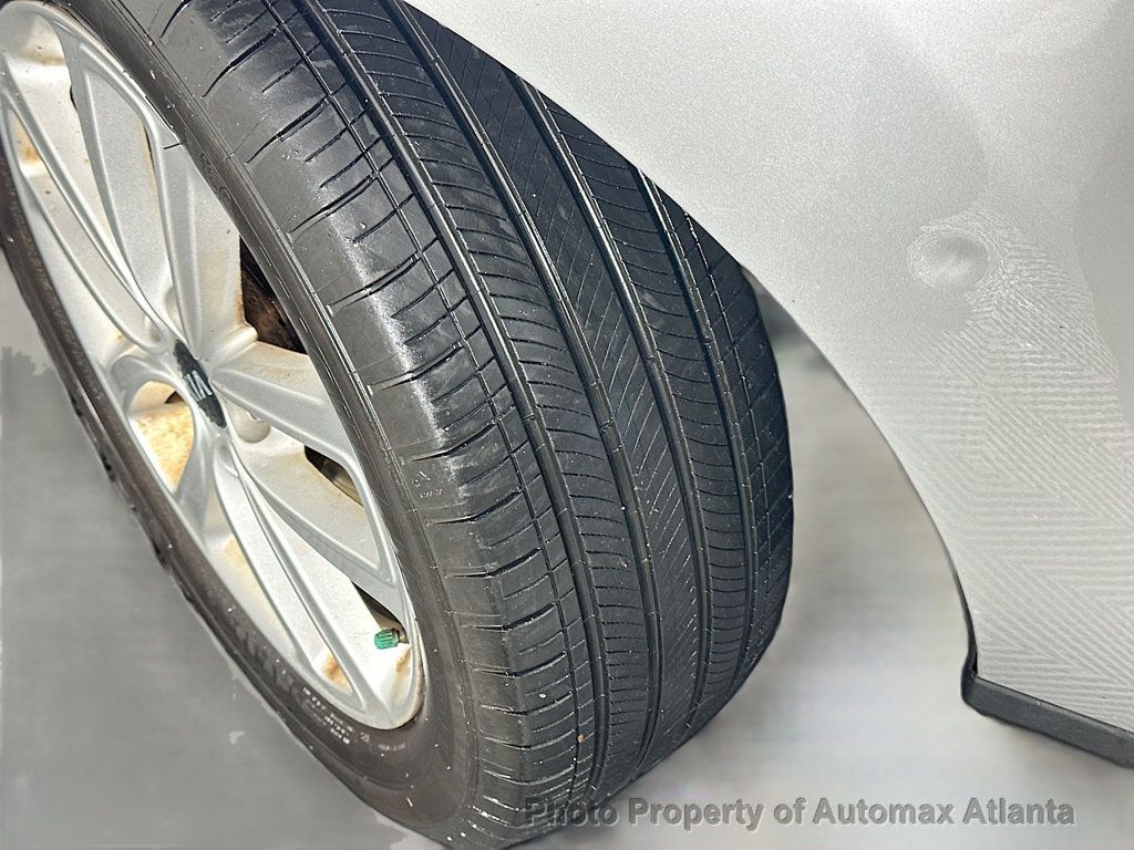 Vehicle image 32 of 36