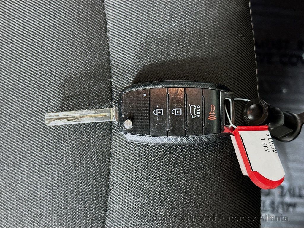 Vehicle image 33 of 36