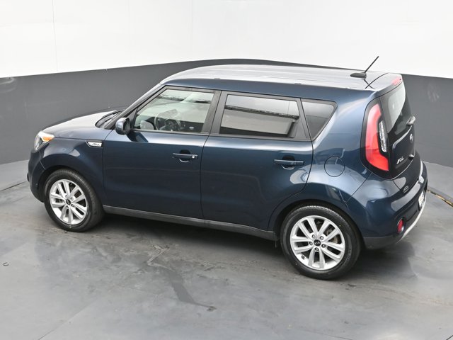 Vehicle image 18 of 34
