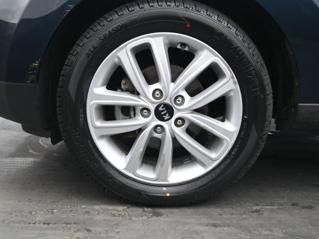 Vehicle image 22 of 34