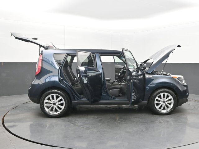 Vehicle image 13 of 34