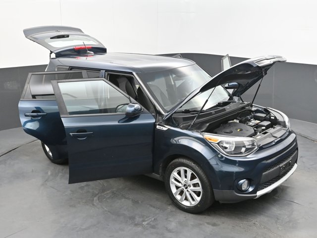 Vehicle image 10 of 34