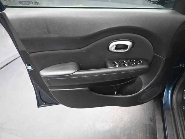 Vehicle image 29 of 34