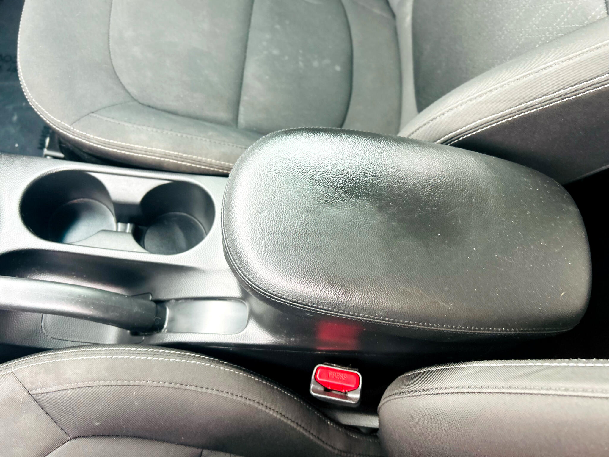 Vehicle image 25 of 36
