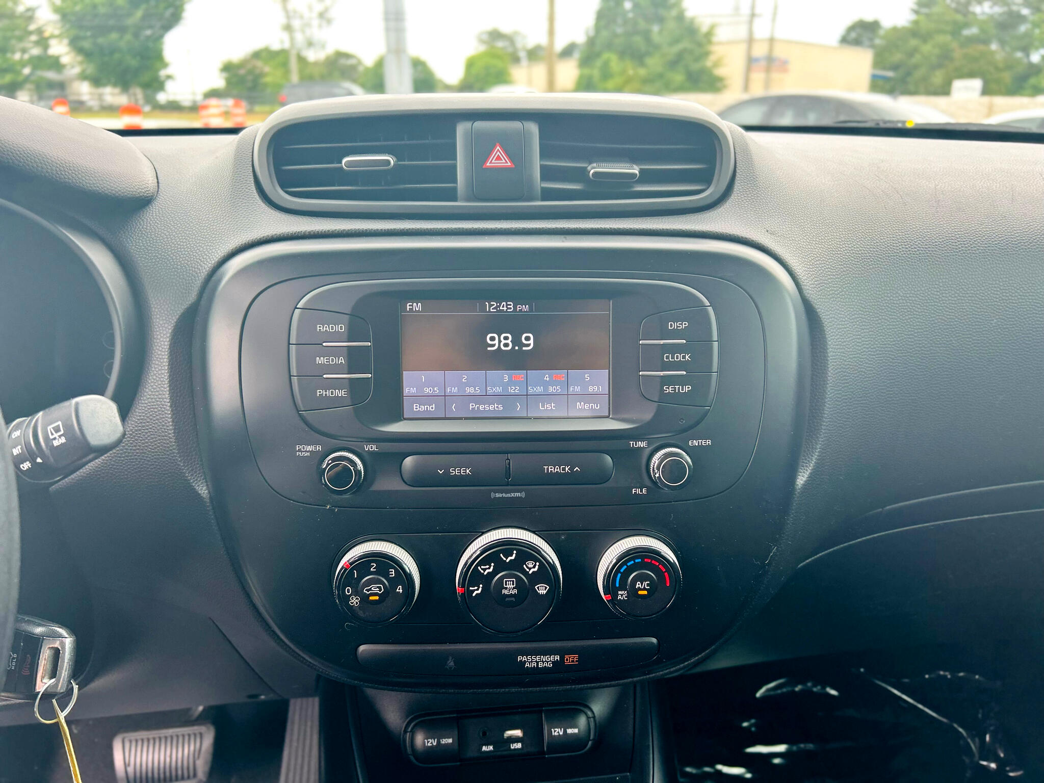 Vehicle image 21 of 36