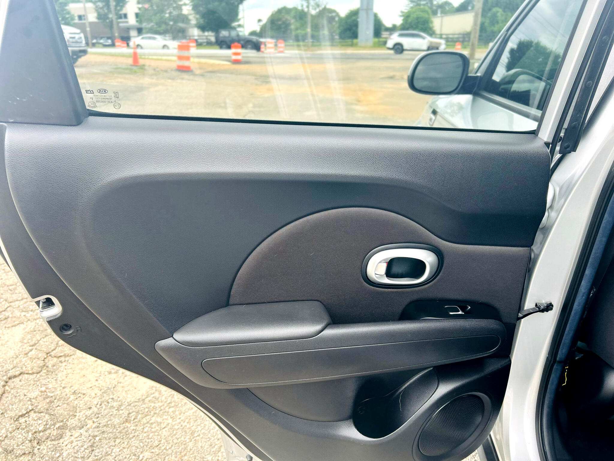 Vehicle image 32 of 36