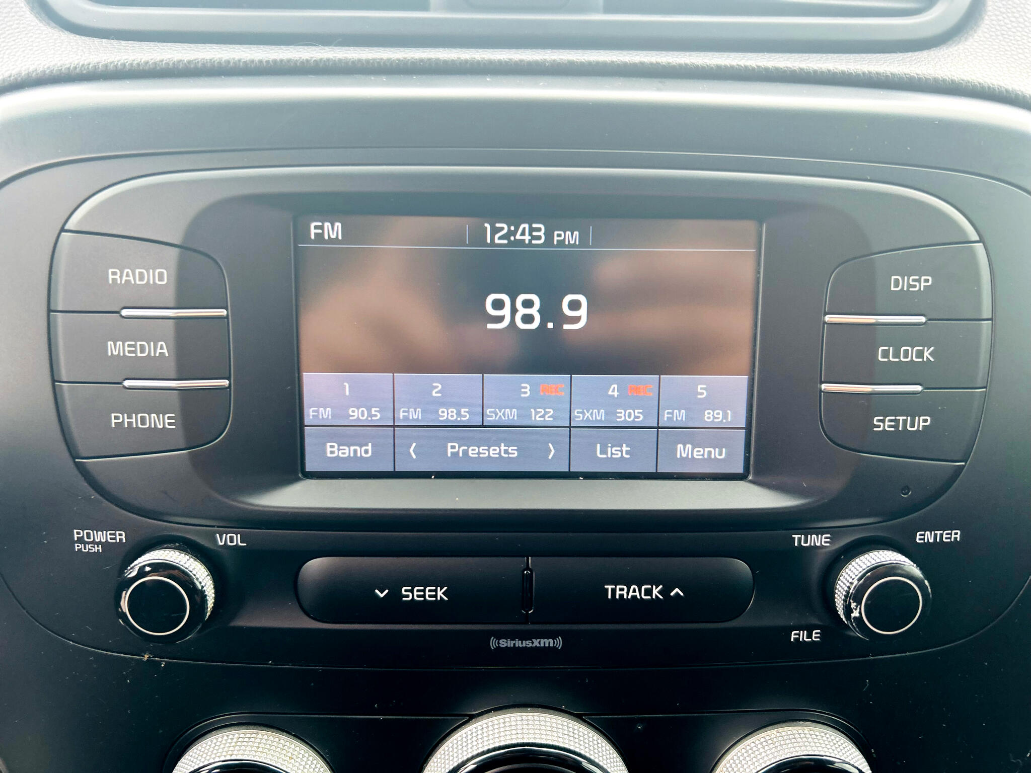 Vehicle image 22 of 36