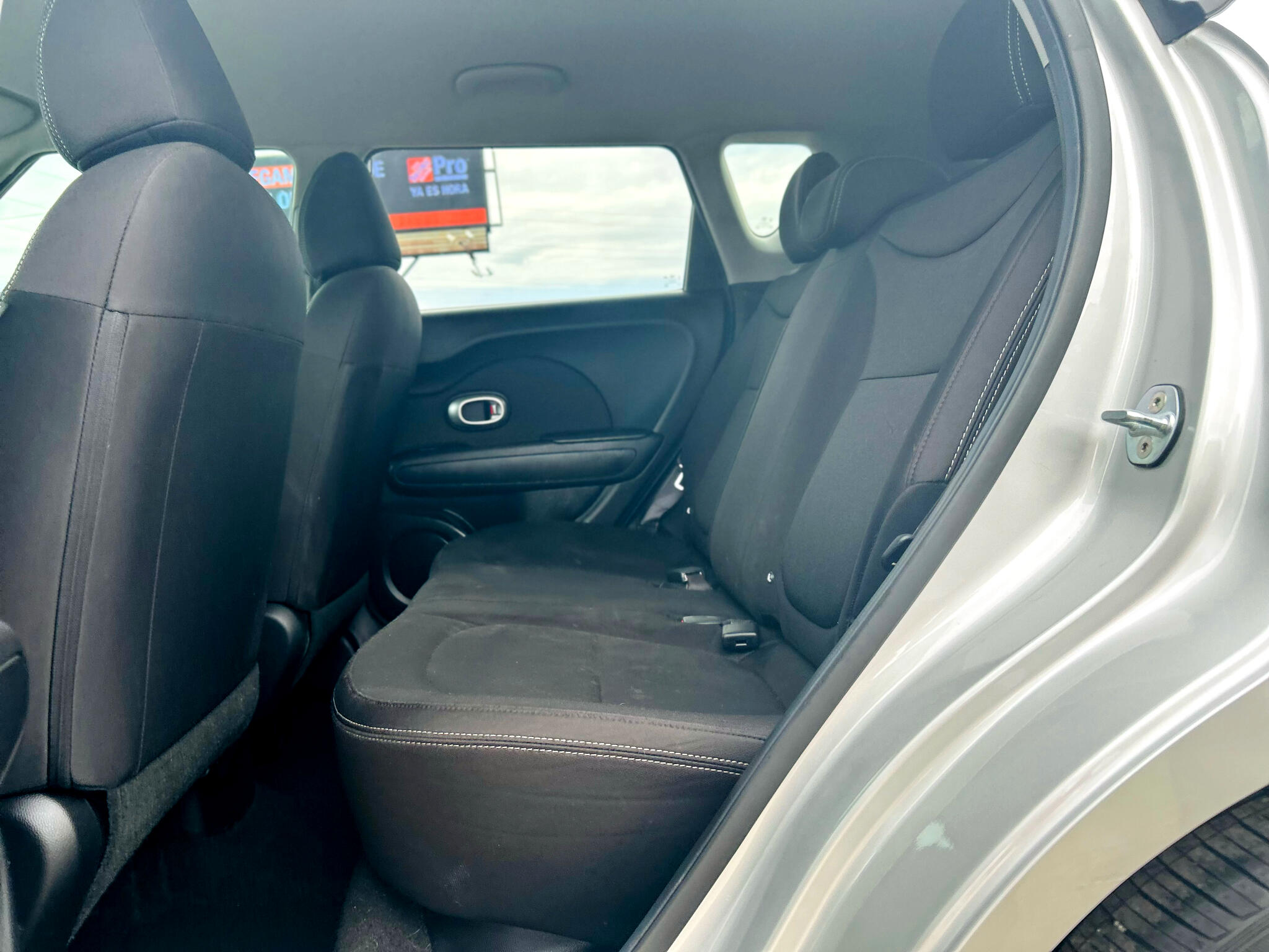 Vehicle image 34 of 36