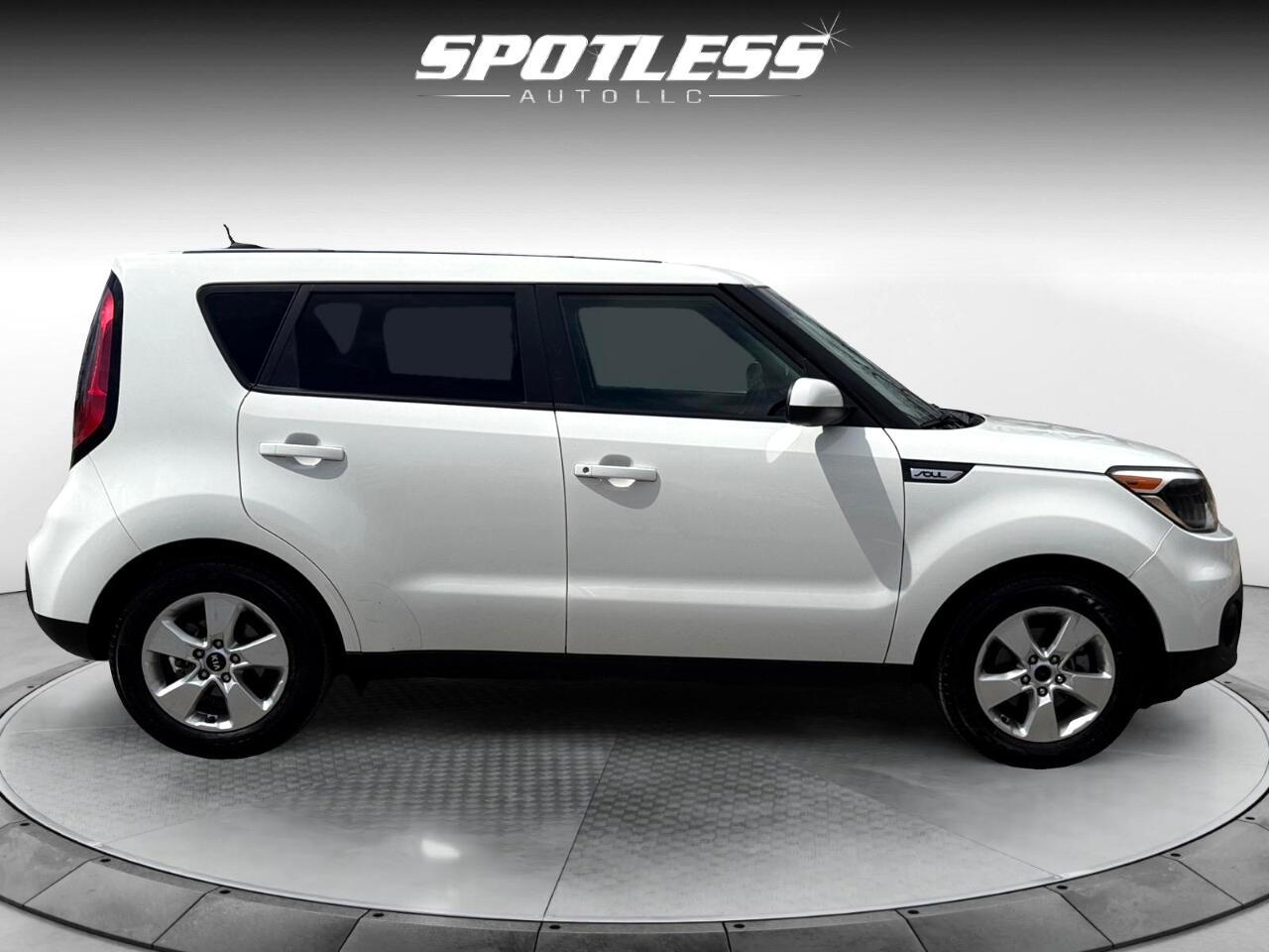 Vehicle image 6 of 27