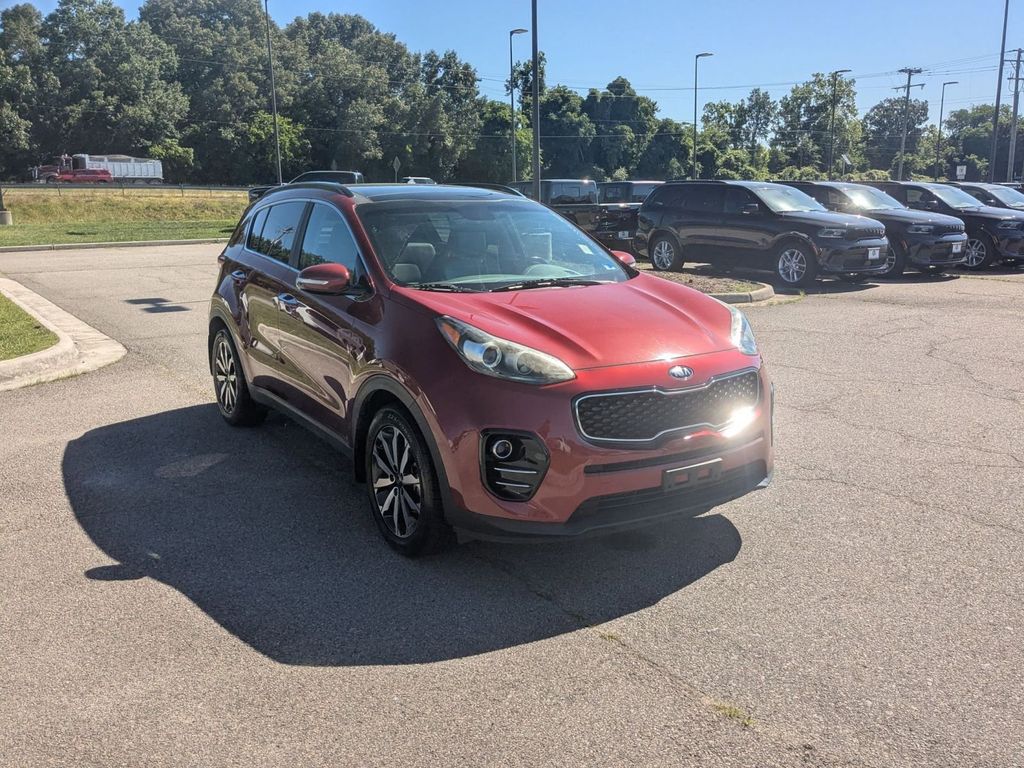 2019 Kia Sportage EX Image 3 of 31