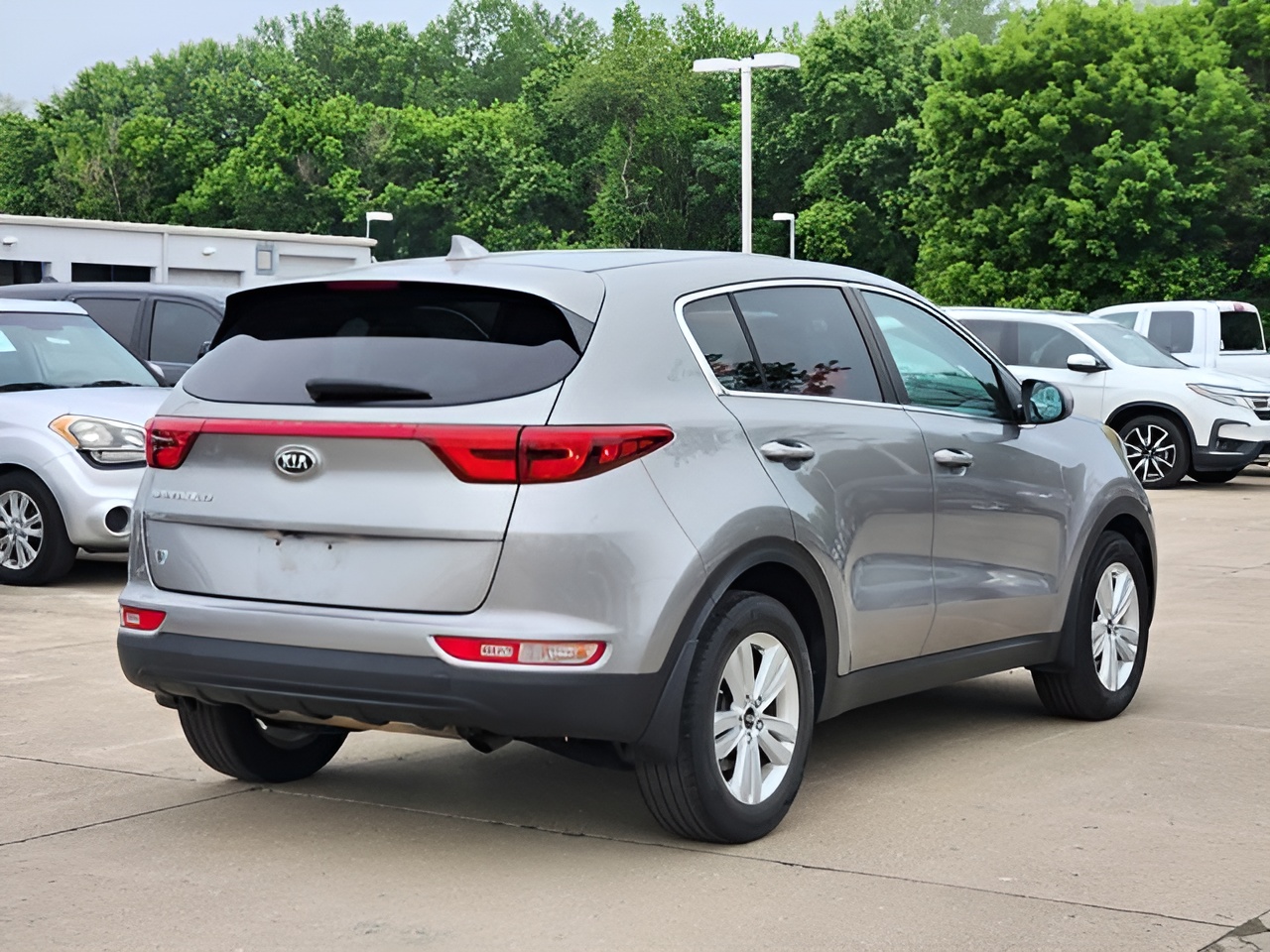 Vehicle image 32 of 35