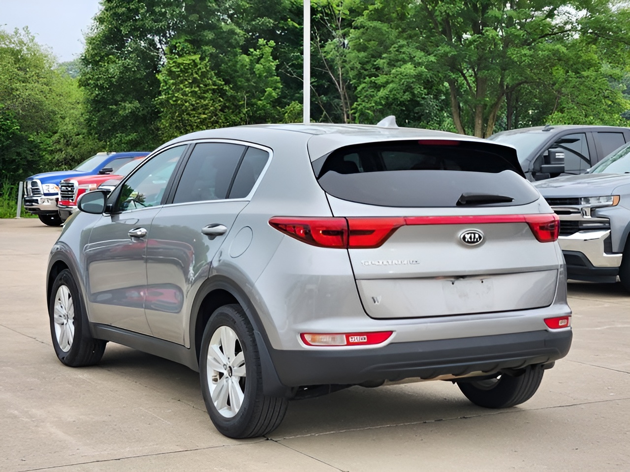 Vehicle image 33 of 35