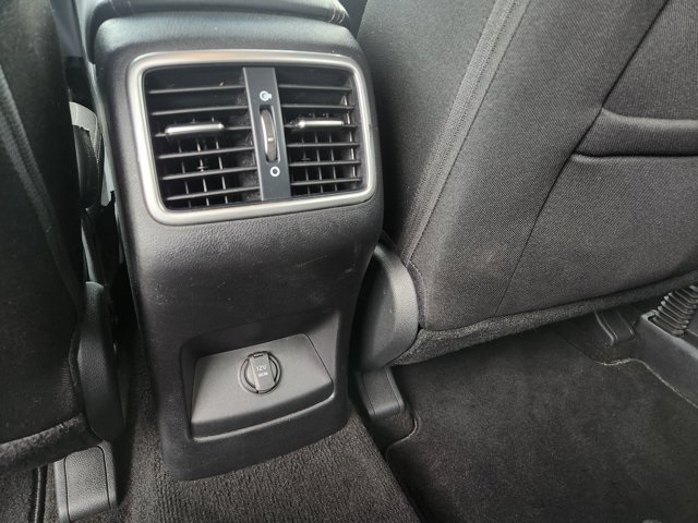 Vehicle image 27 of 35