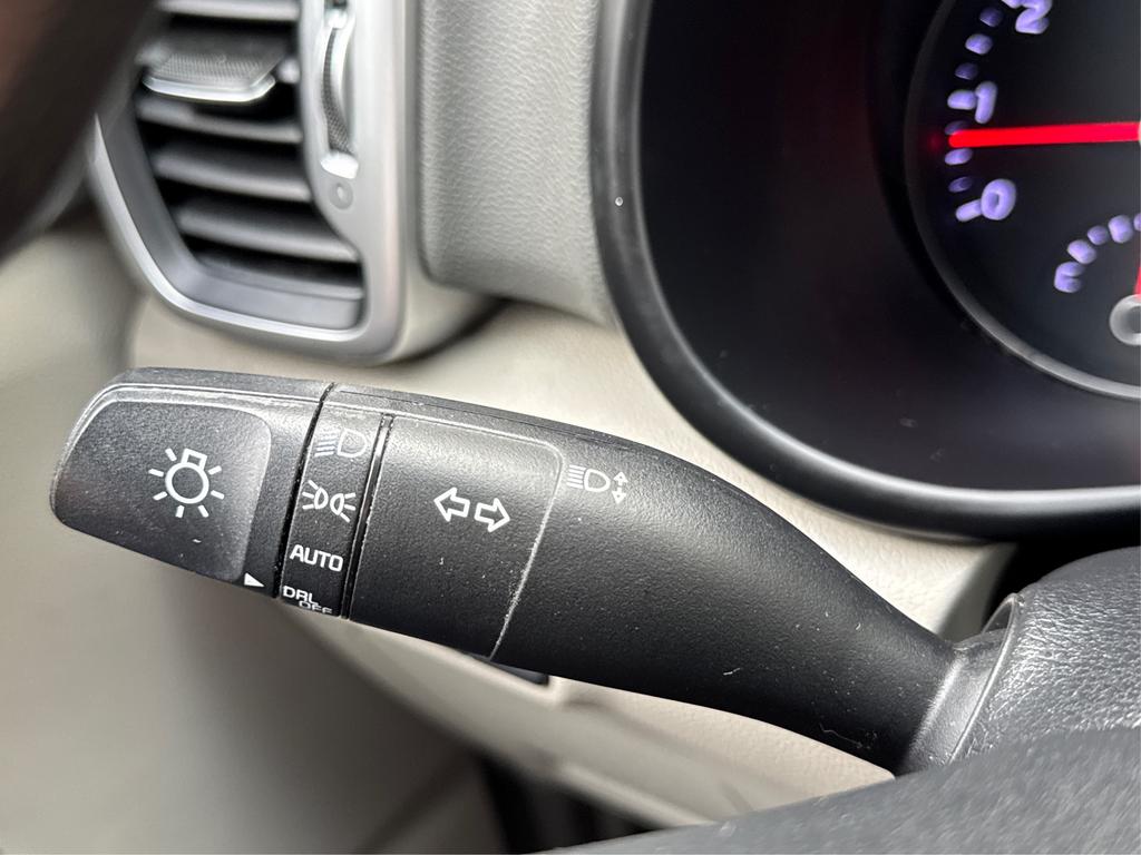 Vehicle image 18 of 23