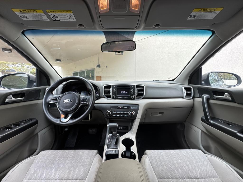 Vehicle image 21 of 23