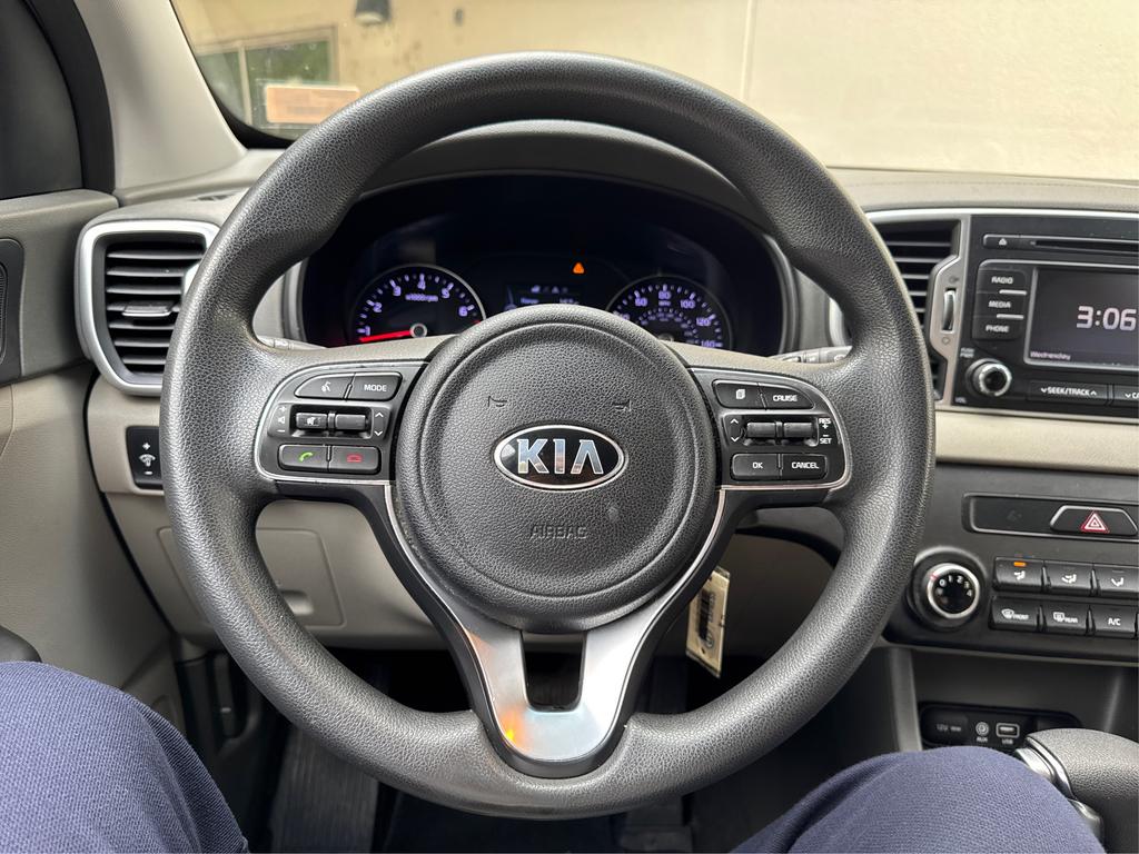 Vehicle image 17 of 23