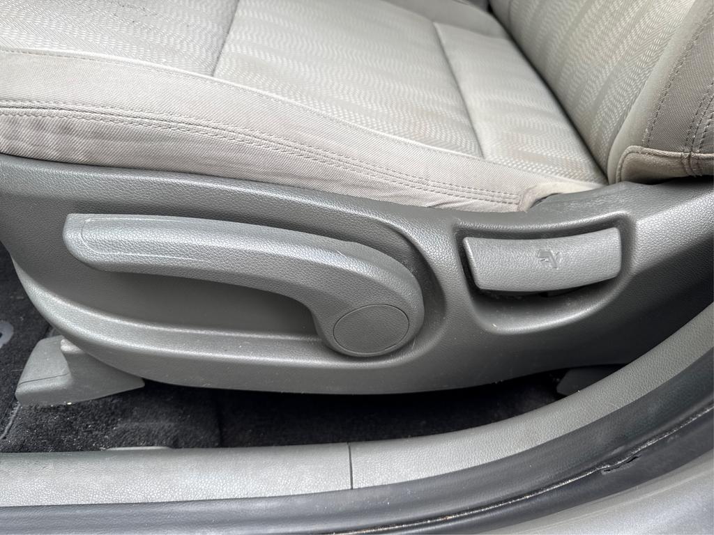 Vehicle image 19 of 23