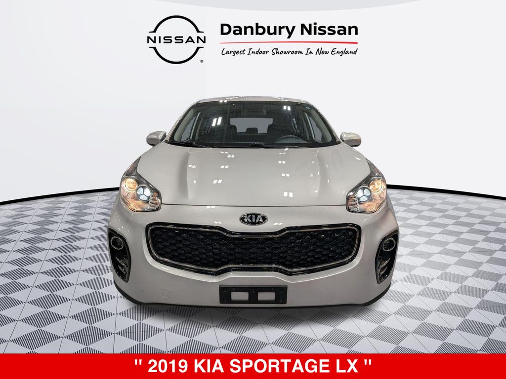2019 Kia Sportage LX Image 2 of 35