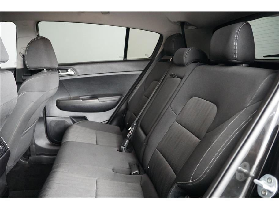 Vehicle image 18 of 27