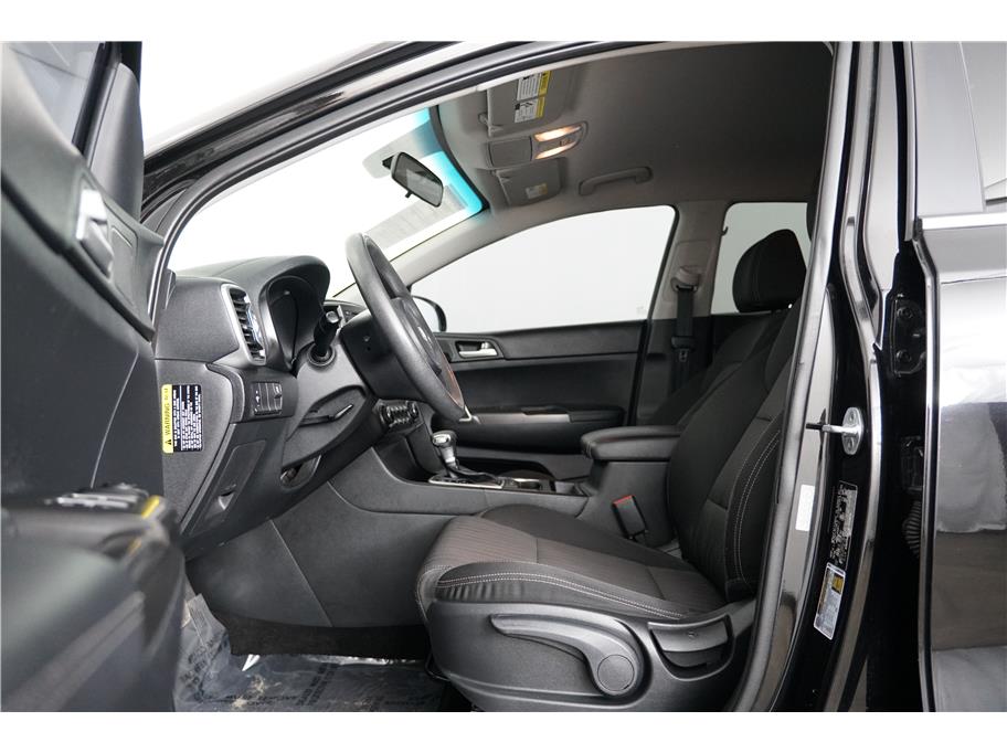 Vehicle image 15 of 27