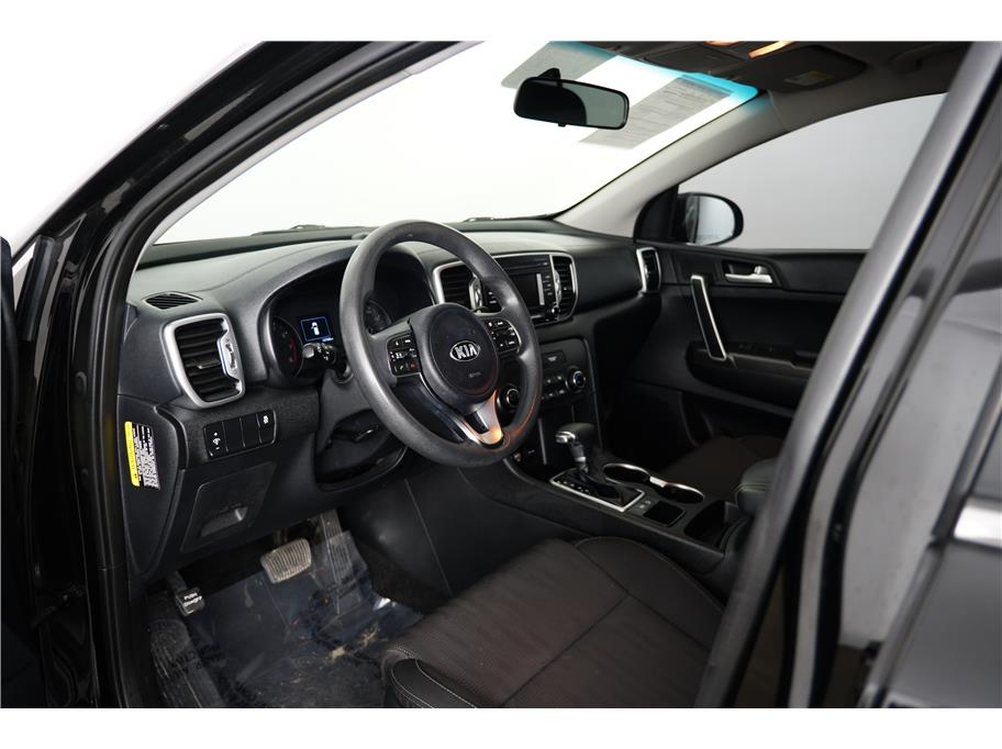 Vehicle image 14 of 27