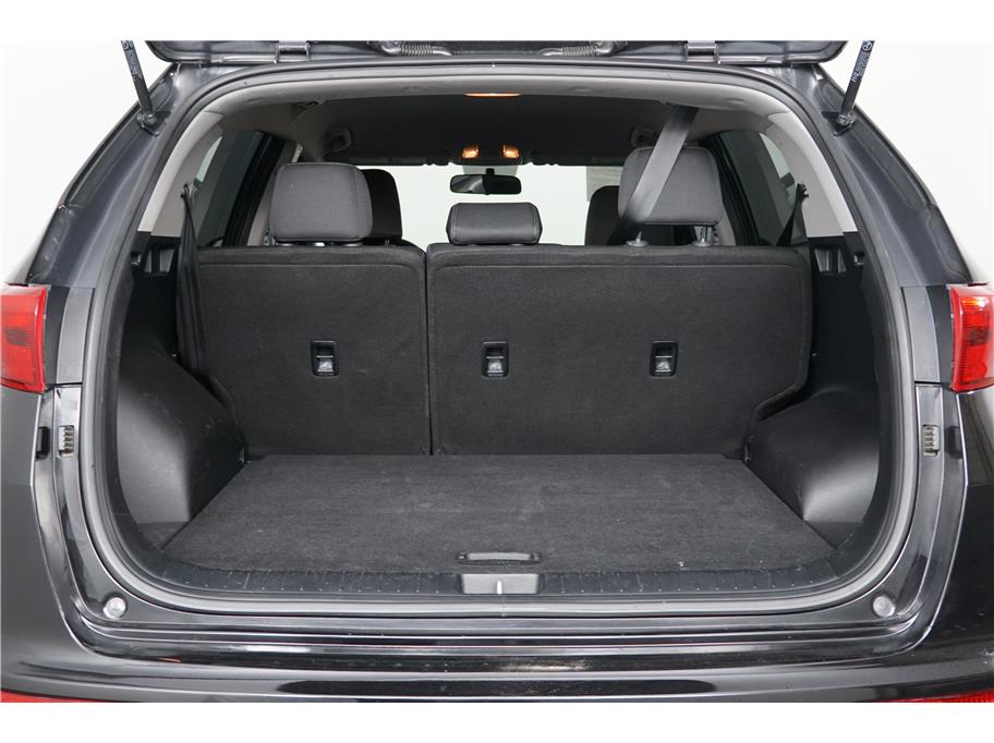 Vehicle image 19 of 27