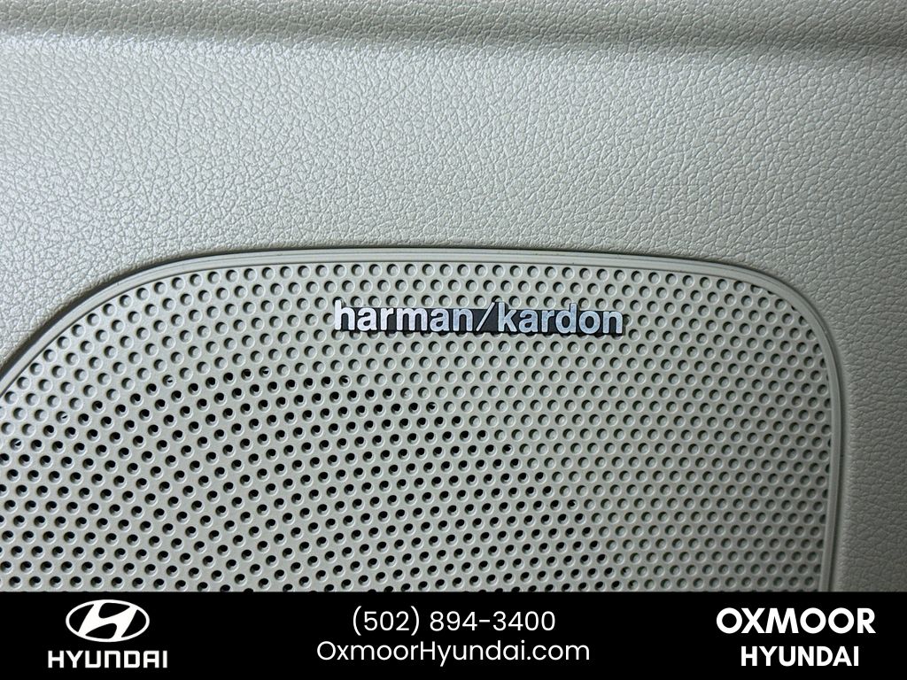 Vehicle image 15 of 34