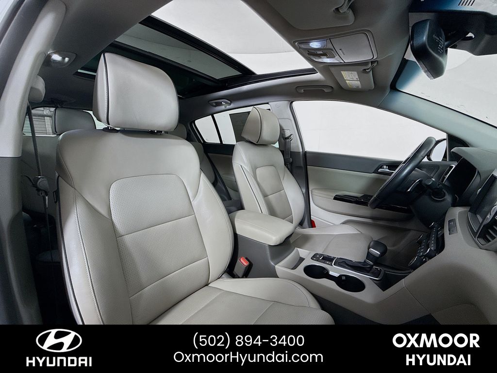 Vehicle image 21 of 34