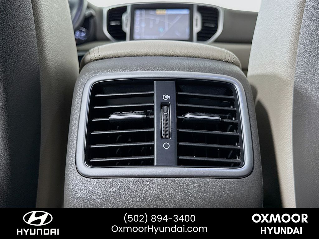 Vehicle image 18 of 34