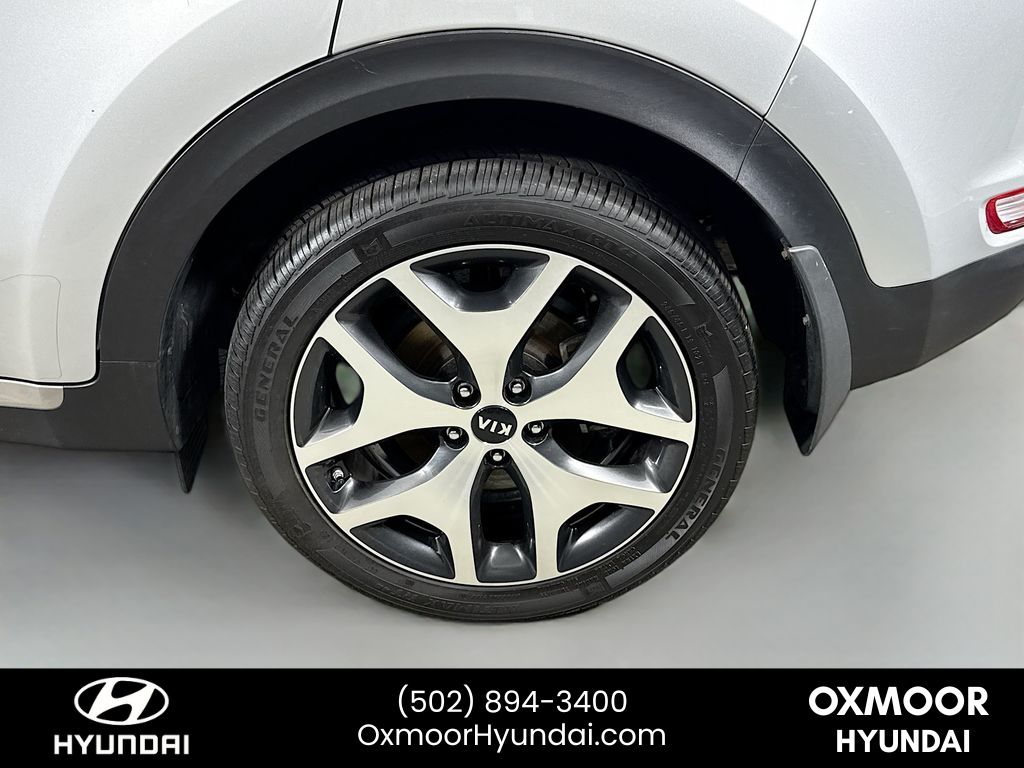Vehicle image 9 of 34