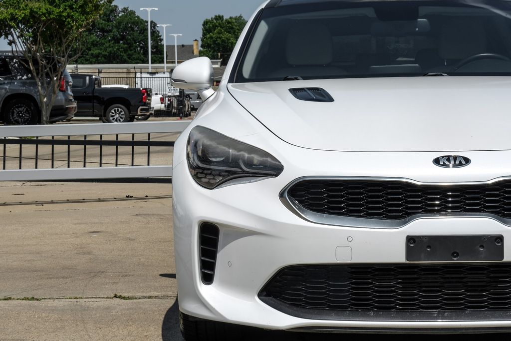2019 Kia Stinger Base Image 3 of 63