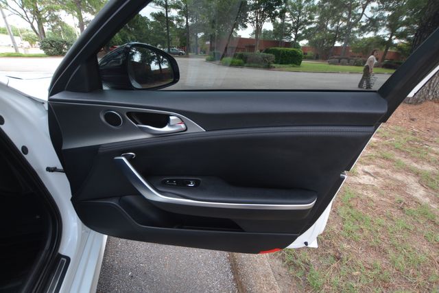 Vehicle image 29 of 40