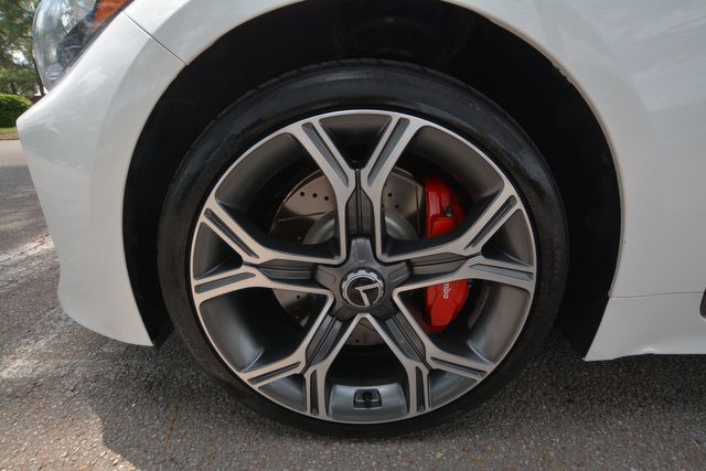 Vehicle image 37 of 40