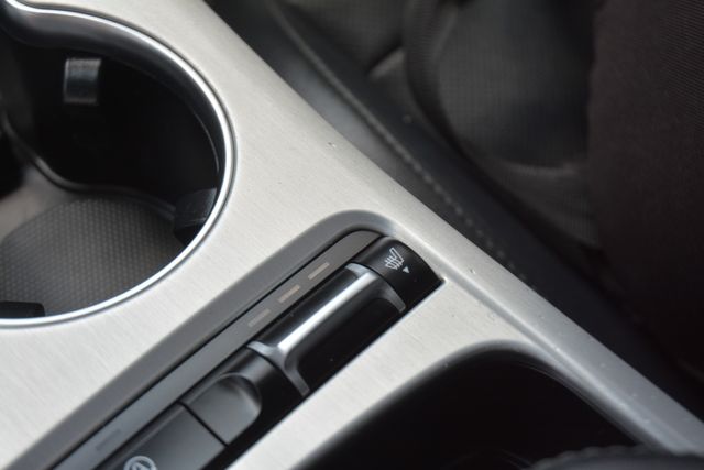 Vehicle image 23 of 40