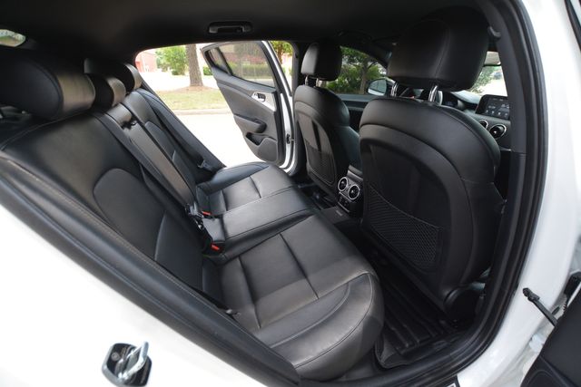 Vehicle image 31 of 40
