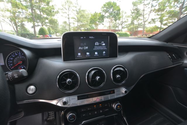 Vehicle image 21 of 40