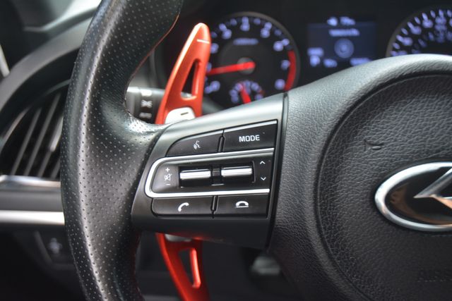 Vehicle image 18 of 40